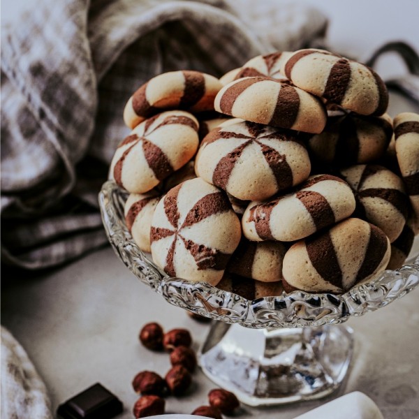 Biscuits fourrés chocolat noir noisettes